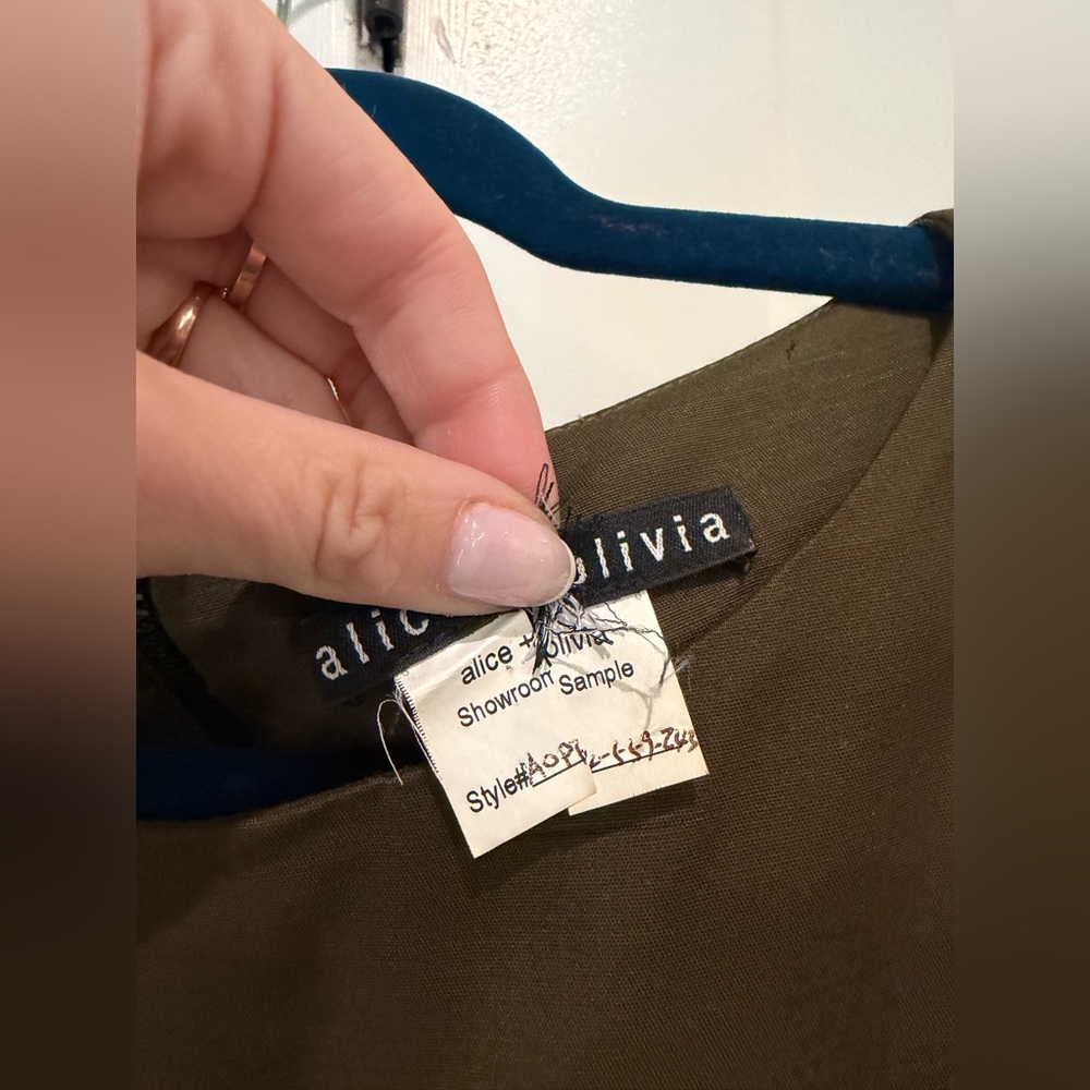 Alice + Olivia Sample Olive Drop Waist Dress With Leather Detailing Size 4 - Picture 11 of 15